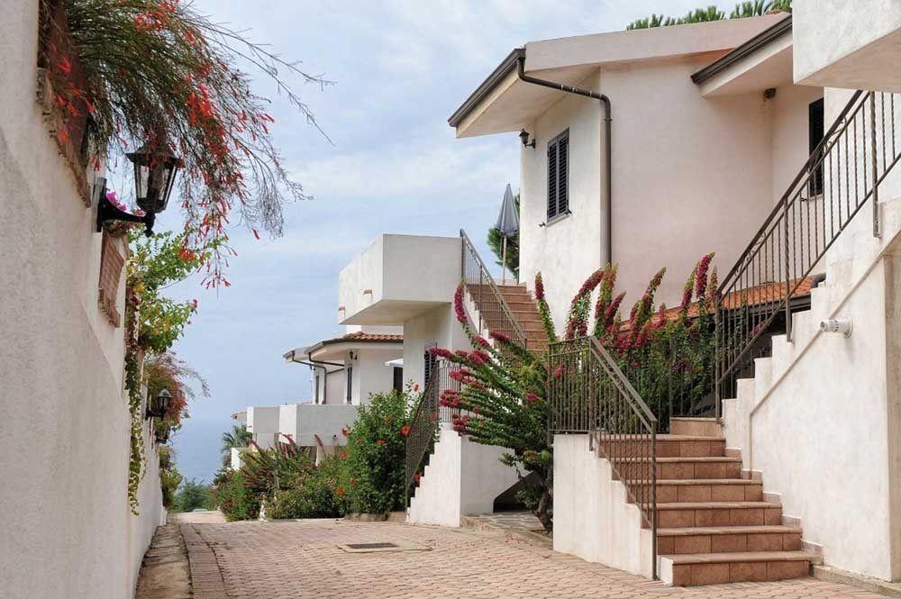 Villaggio Pineta Petto Bianco Capo Vaticano Exterior foto