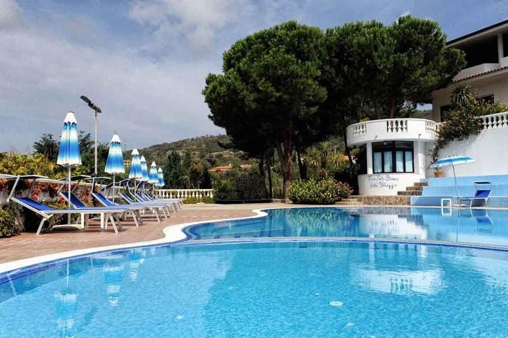 Villaggio Pineta Petto Bianco Capo Vaticano Exterior foto
