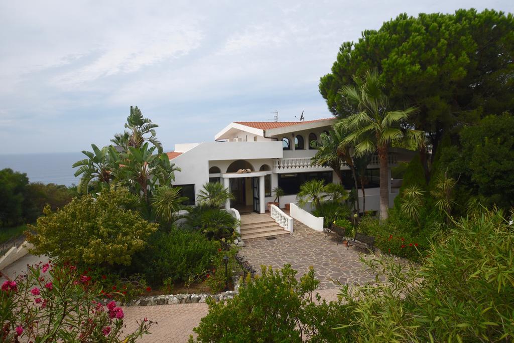 Villaggio Pineta Petto Bianco Capo Vaticano Exterior foto