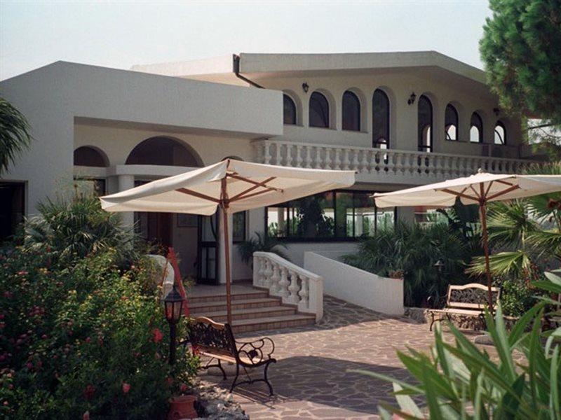 Villaggio Pineta Petto Bianco Capo Vaticano Exterior foto